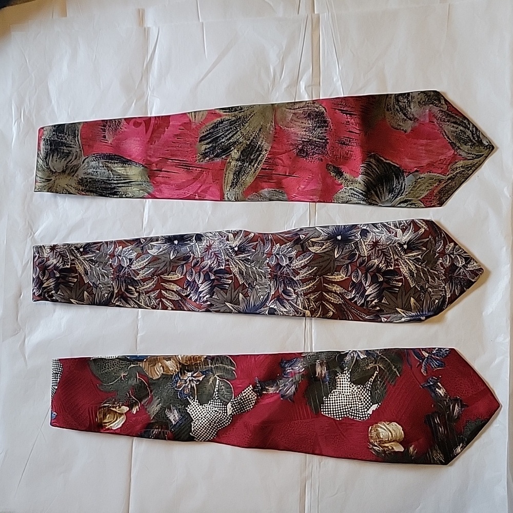Mens red floral print silk ties